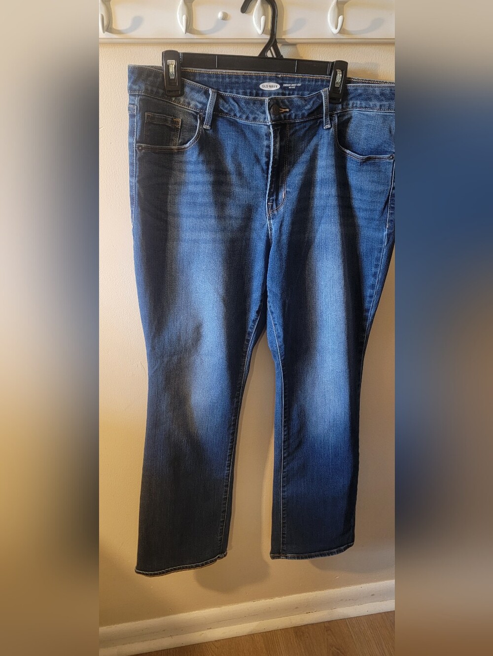 Old Navy Womens Boot Kicker Fit Medium Blue Wash Denim Jeans- Great Condition!